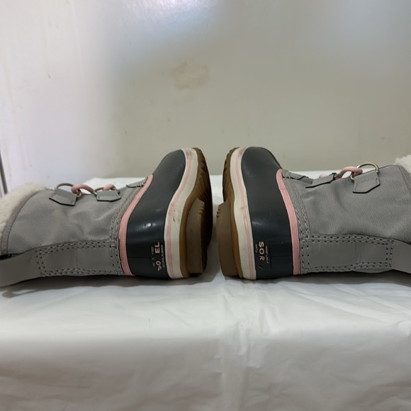 Sorel Kids Water proof Boots - Picture 11 of 12
